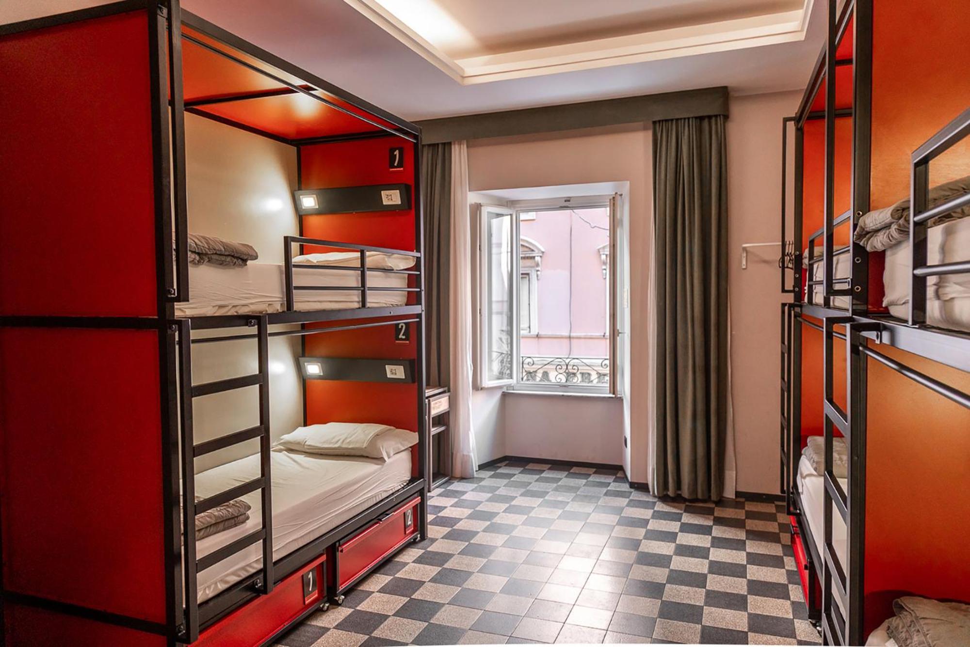 Yellowsquare Hostel