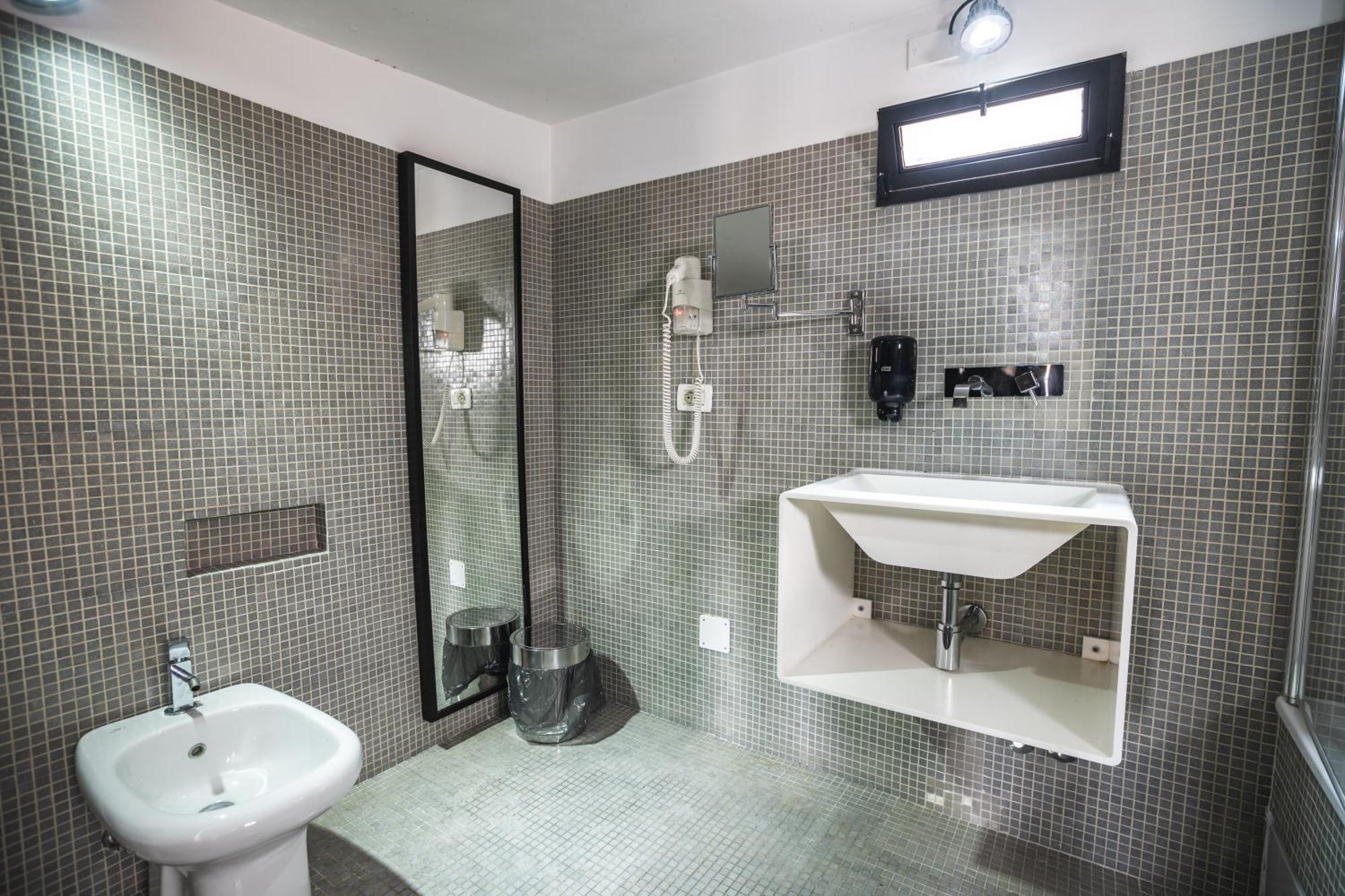 Yellowsquare Hostel